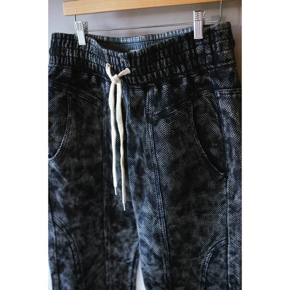 Free People Arcadia Honeycomb Harem Jeans Medium NEW - Picture 4 of 6